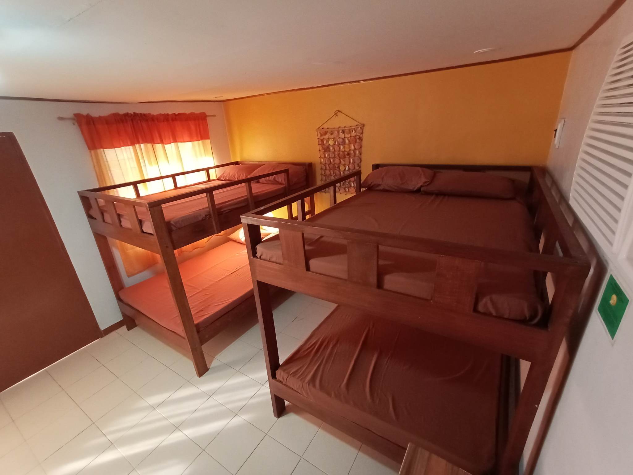 Family Room 4